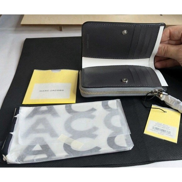 Marc Jacobs The Utility Snapshot Slim Bifold Wallet - Wolf Grey - Picture 6 of 6